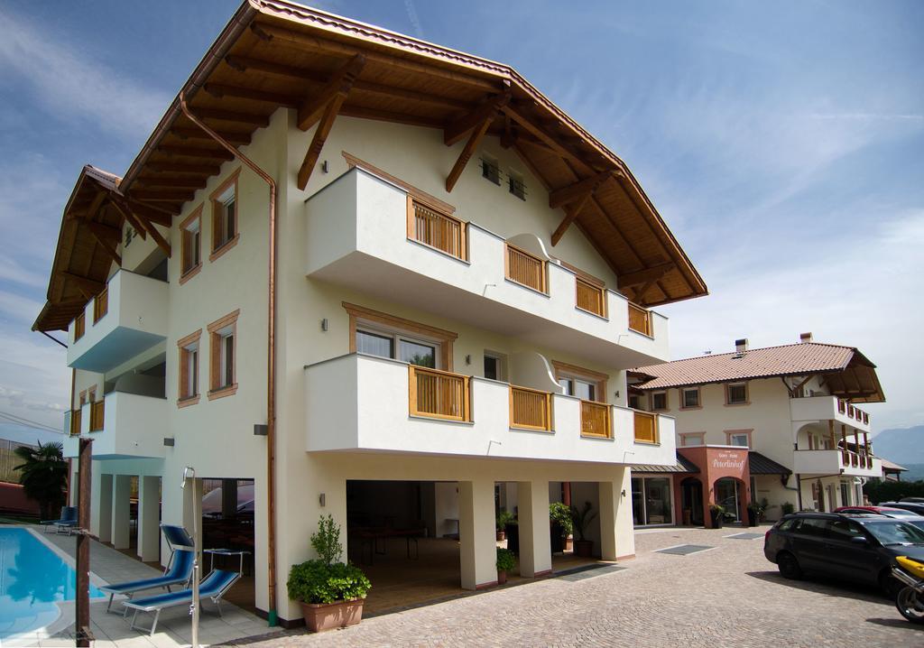 Garni Hotel Peterlinhof Caldaro Exterior photo